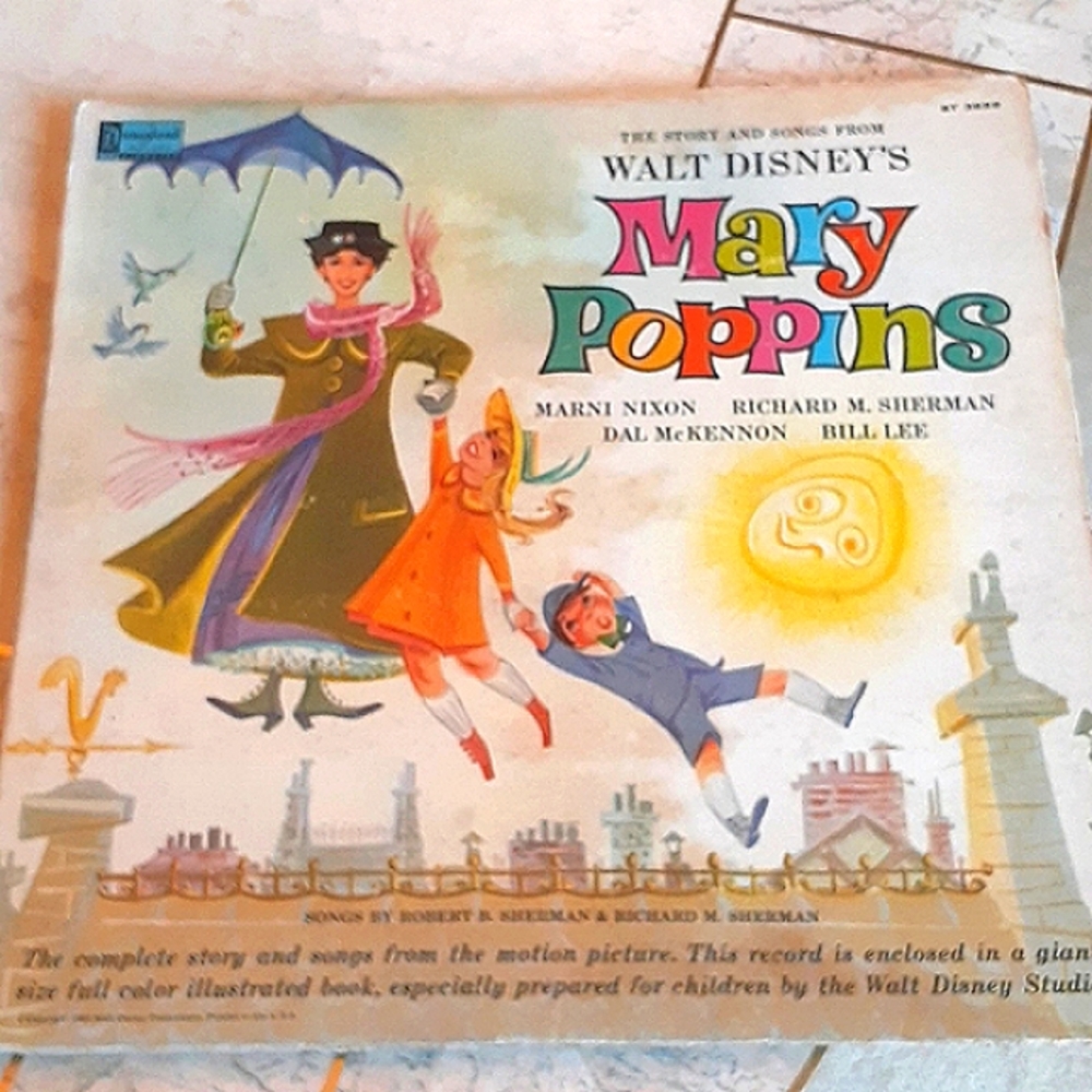 Vintage Walt Disney 1964 Mary Poppins storybook /33 1/2 vinyl record